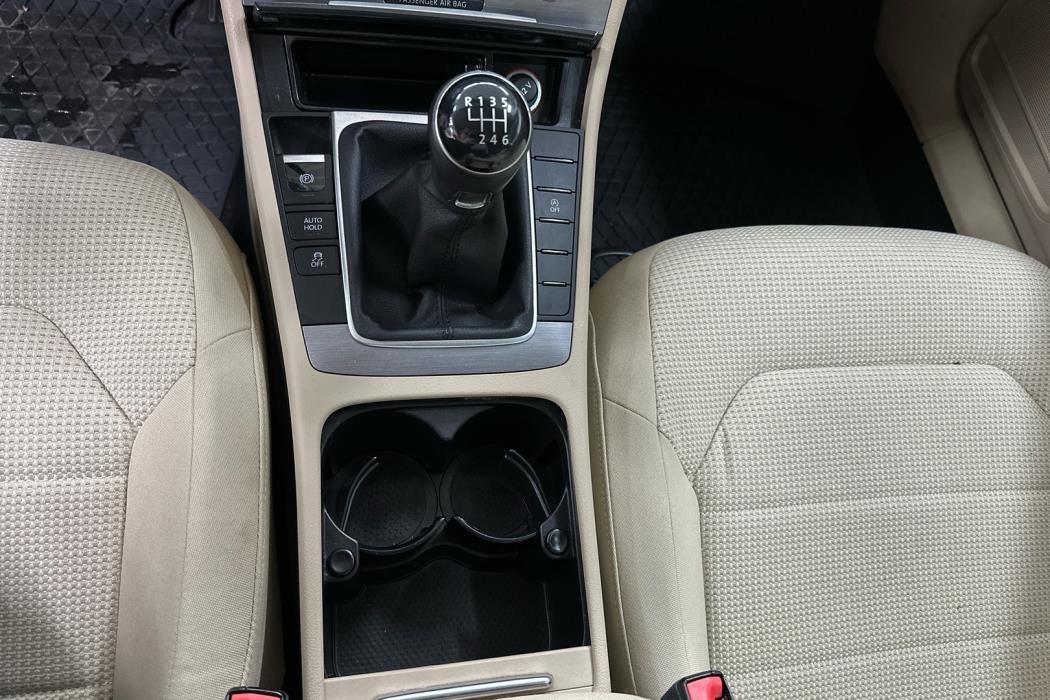 VOLKSWAGEN Passat 2014