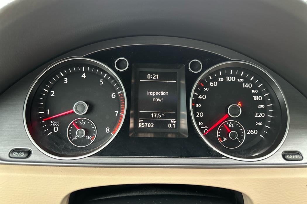 VOLKSWAGEN Passat 2014