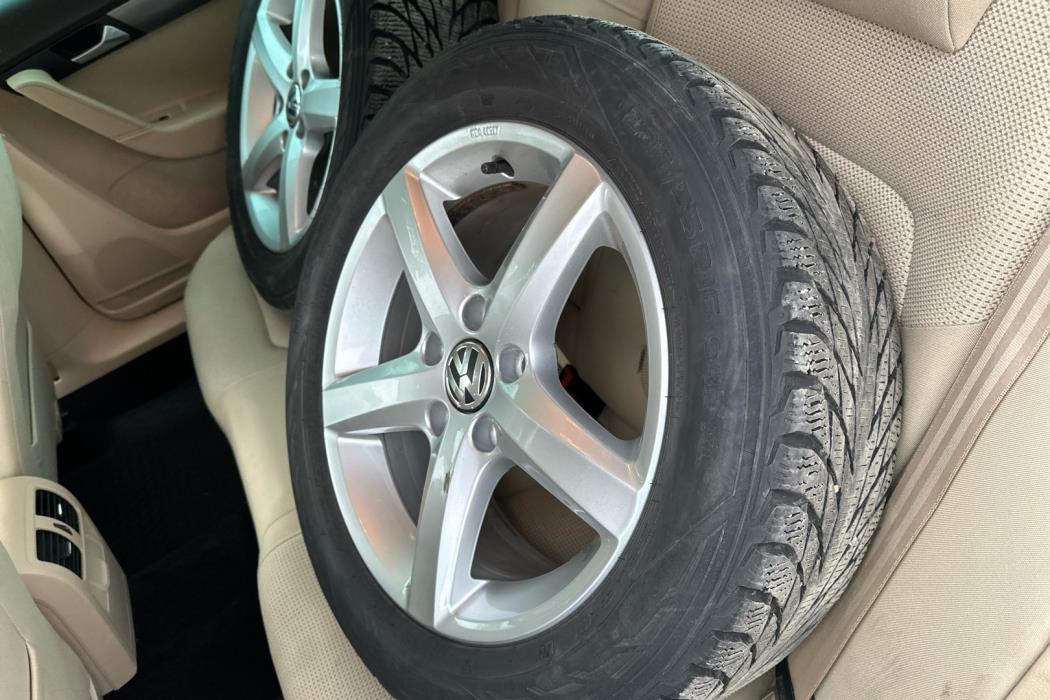 VOLKSWAGEN Passat 2014