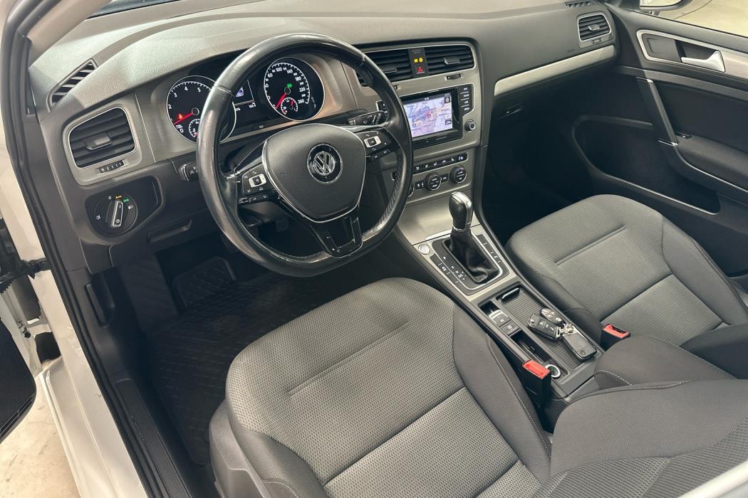 VOLKSWAGEN Golf 2014