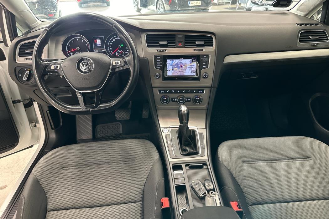 VOLKSWAGEN Golf 2014