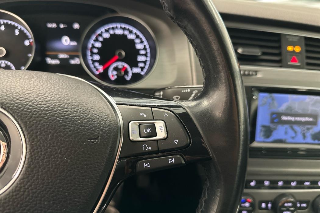 VOLKSWAGEN Golf 2014