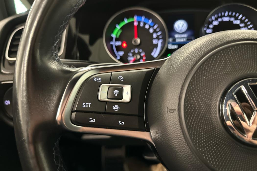 VOLKSWAGEN Golf 2020