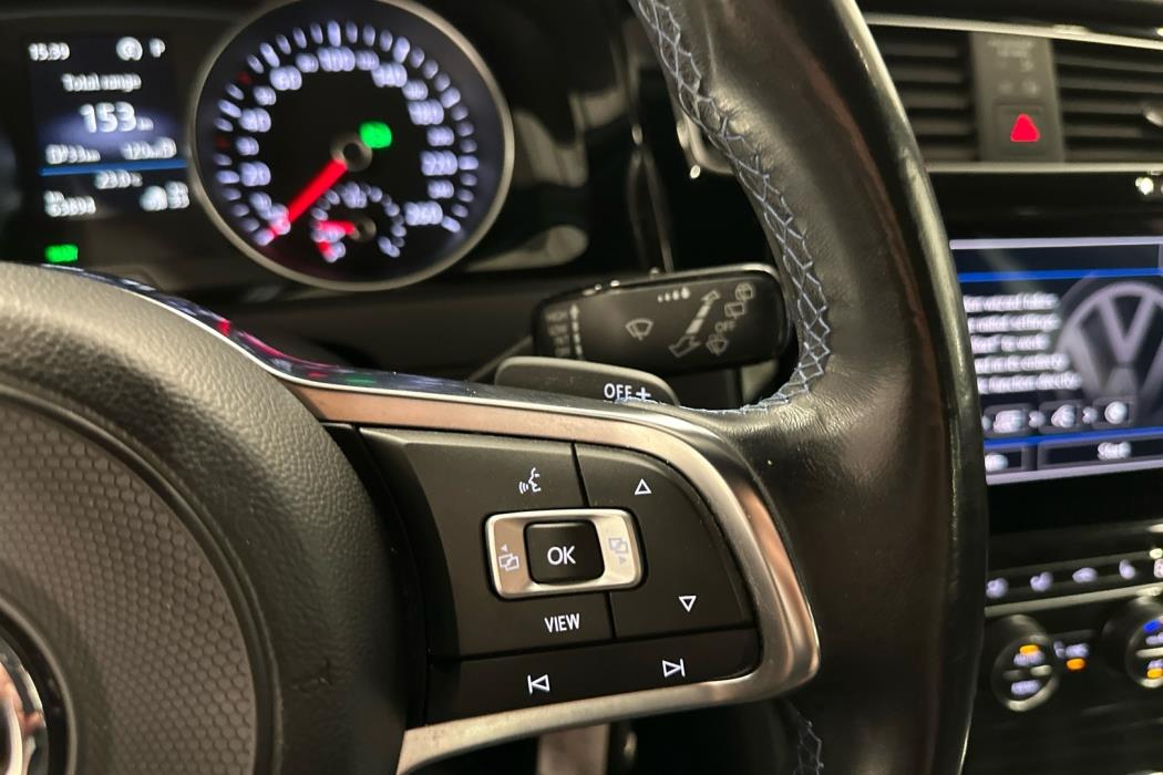 VOLKSWAGEN Golf 2020