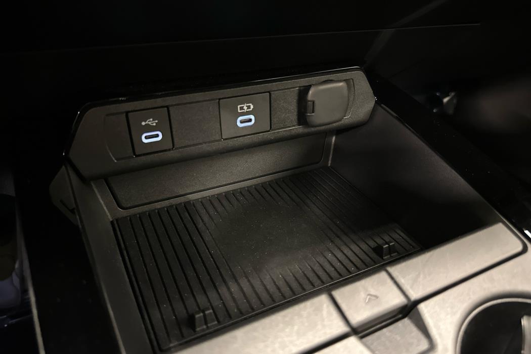 TOYOTA Prius Plug-in 2023