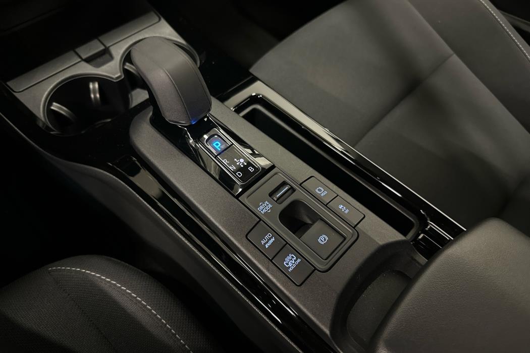 TOYOTA Prius Plug-in 2023