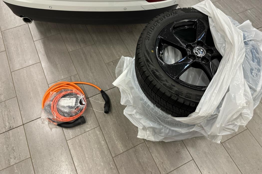 TOYOTA Prius Plug-in 2023