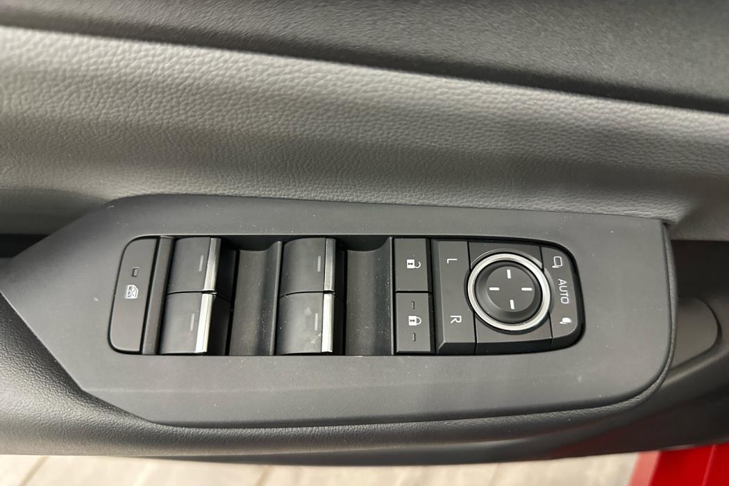 TOYOTA Prius Plug-in 2023