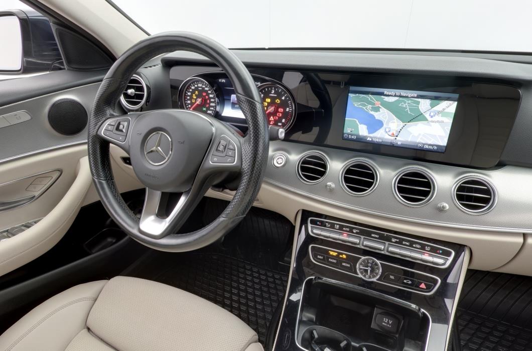 MERCEDES-BENZ E 2017