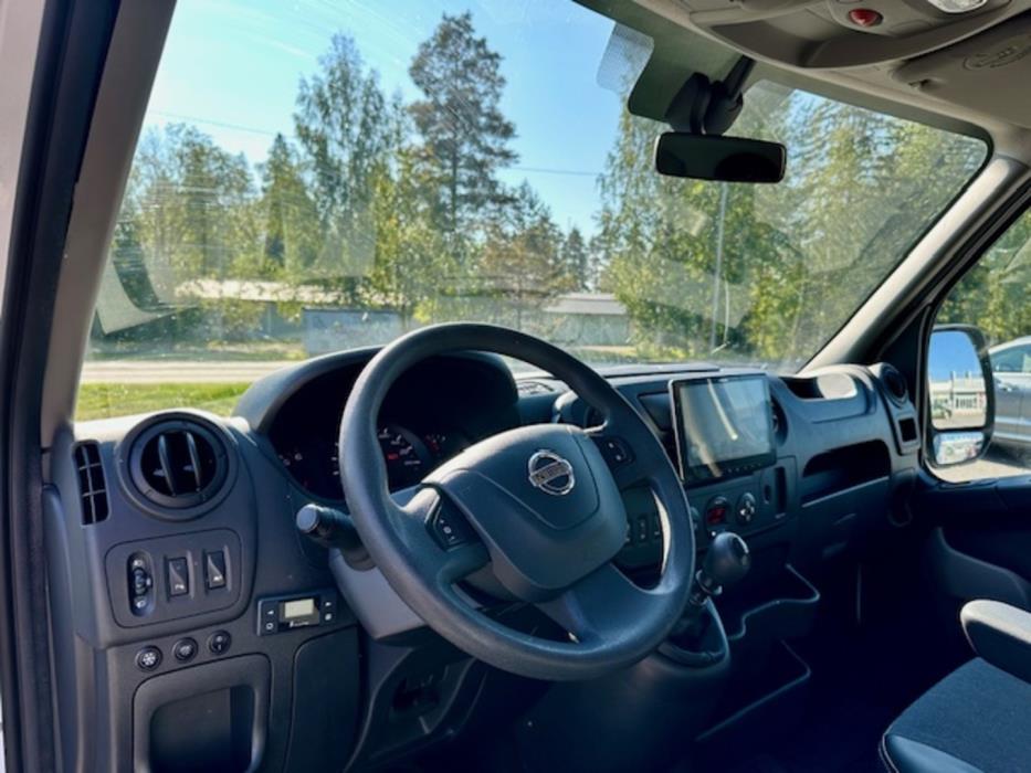 NISSAN NV400 2019