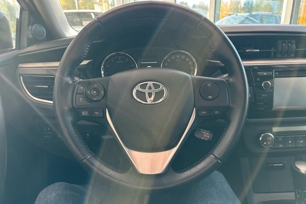 TOYOTA Corolla 2015