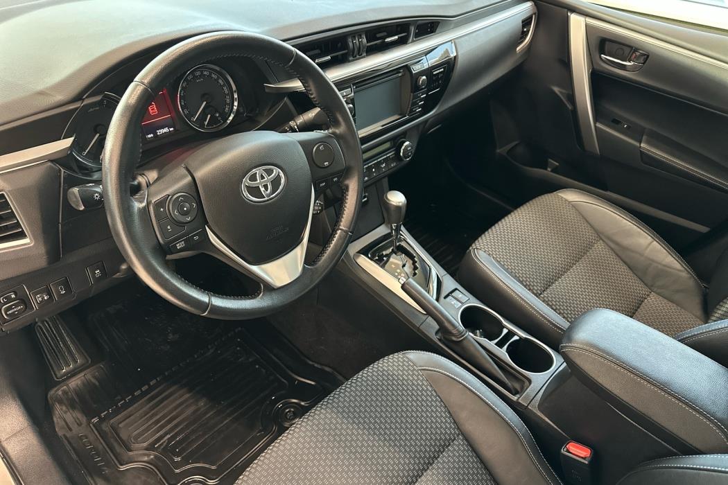 TOYOTA Corolla 2015