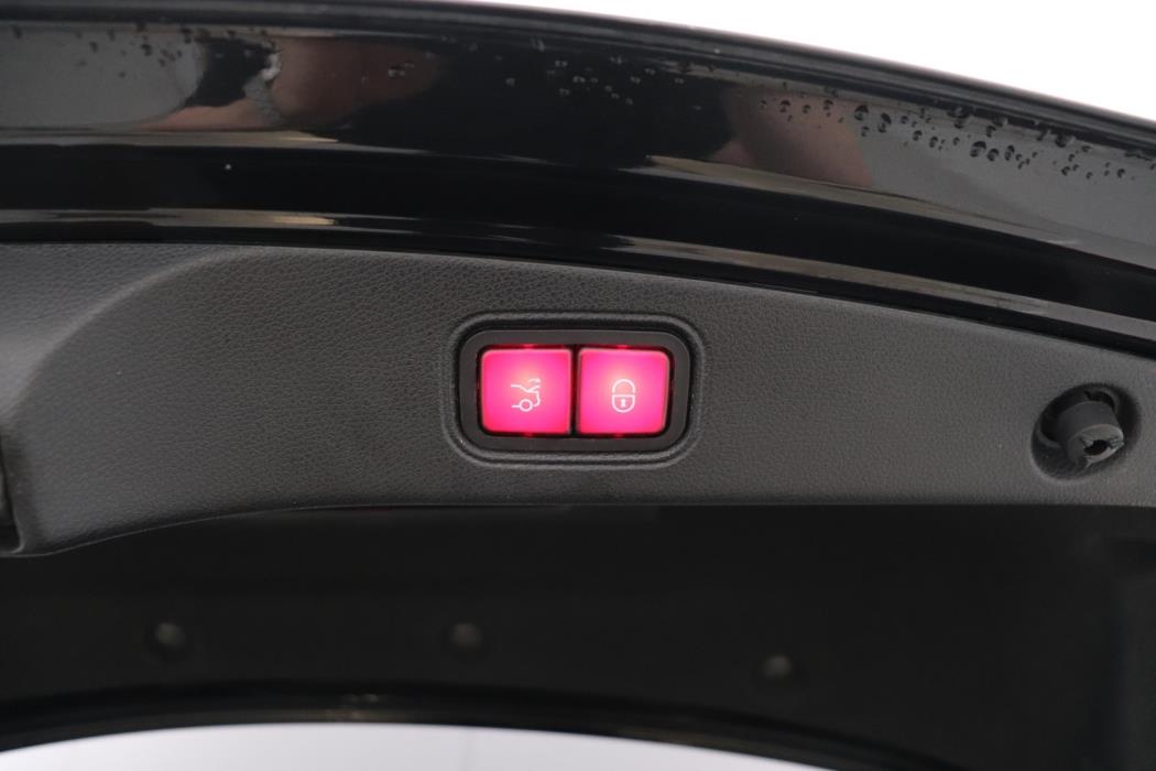 MERCEDES-BENZ E 2018