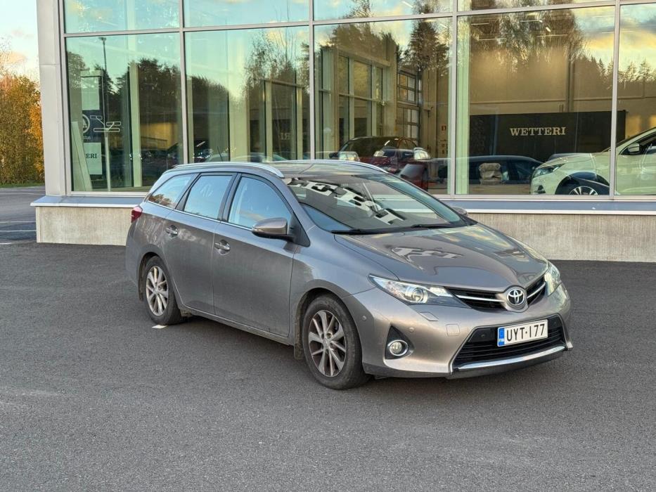 TOYOTA Auris 2014