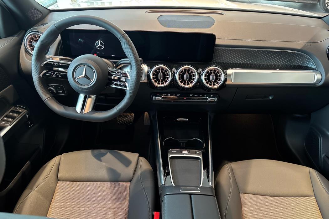 MERCEDES-BENZ EQB 2025