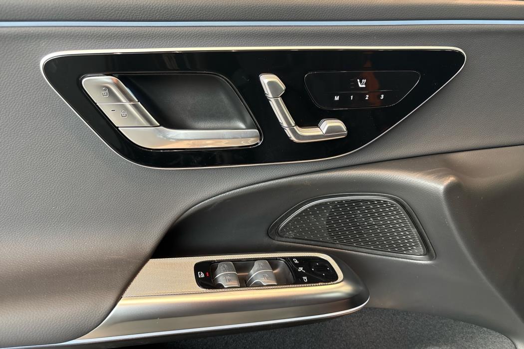 MERCEDES-BENZ E 2025