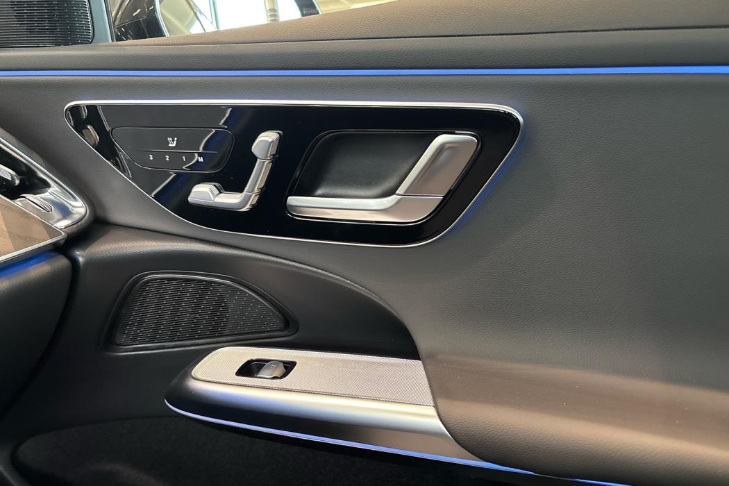 MERCEDES-BENZ E 2025