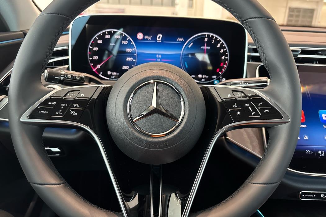 MERCEDES-BENZ E 2025
