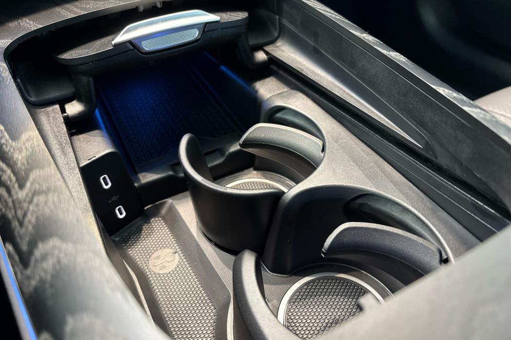 MERCEDES-BENZ E 2025