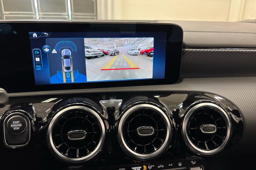 MERCEDES-BENZ CLA 2025