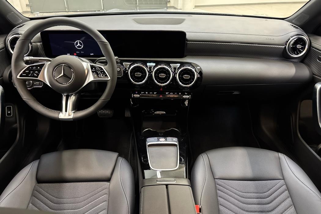 MERCEDES-BENZ CLA 2025