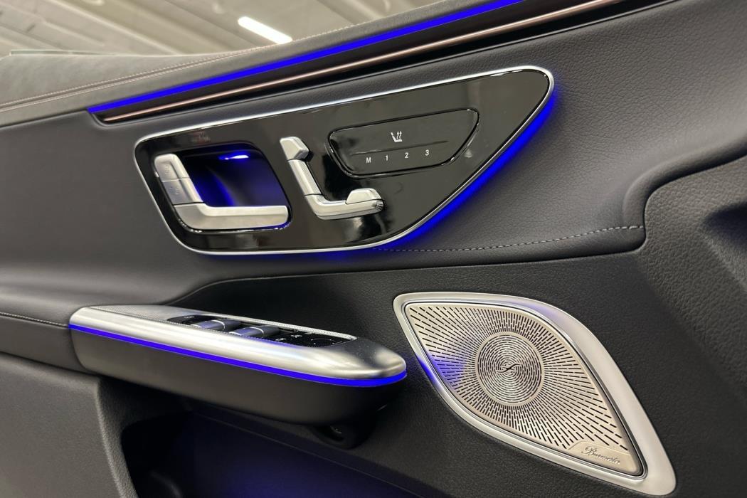 MERCEDES-BENZ EQE 2024