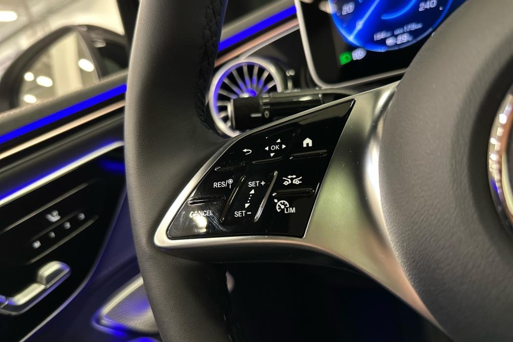 MERCEDES-BENZ EQE 2024