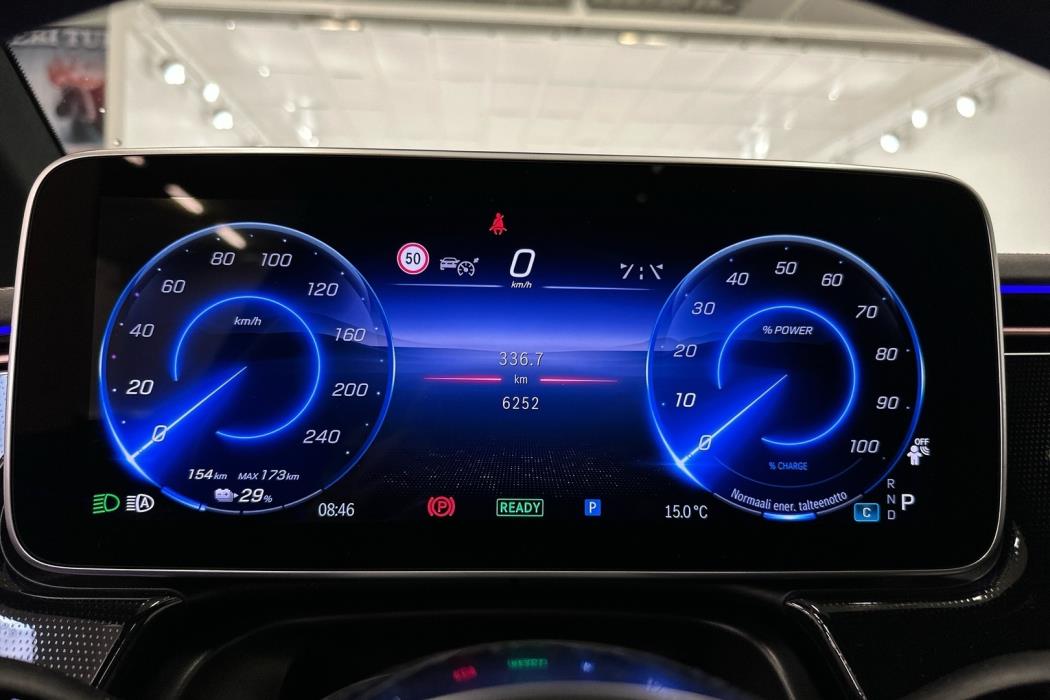 MERCEDES-BENZ EQE 2024