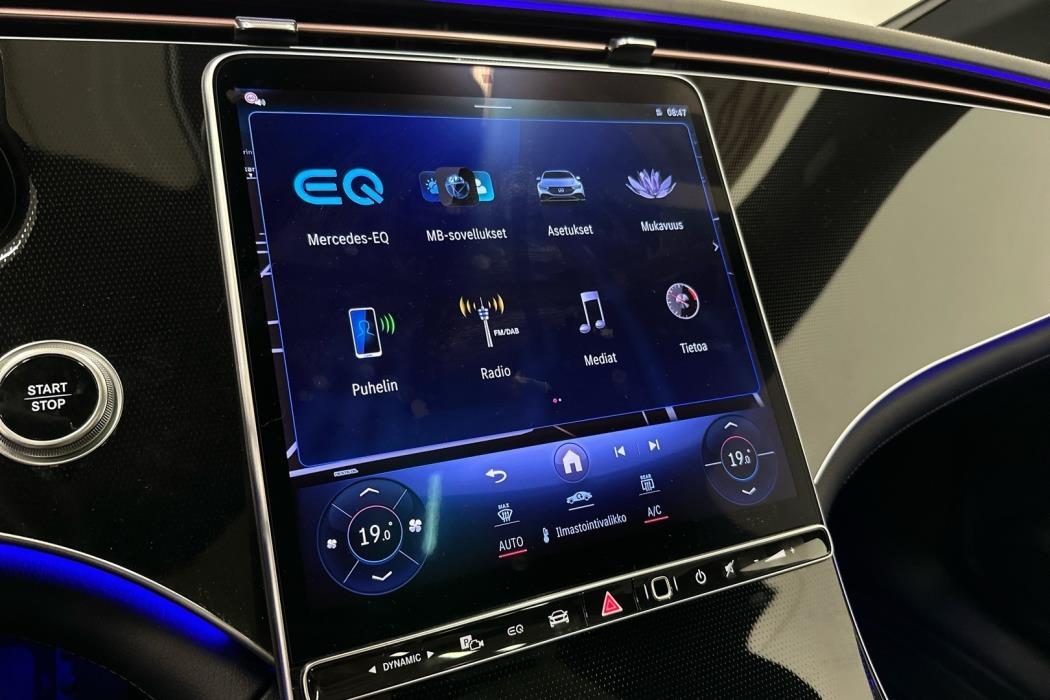MERCEDES-BENZ EQE 2024