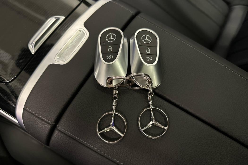 MERCEDES-BENZ EQE 2024