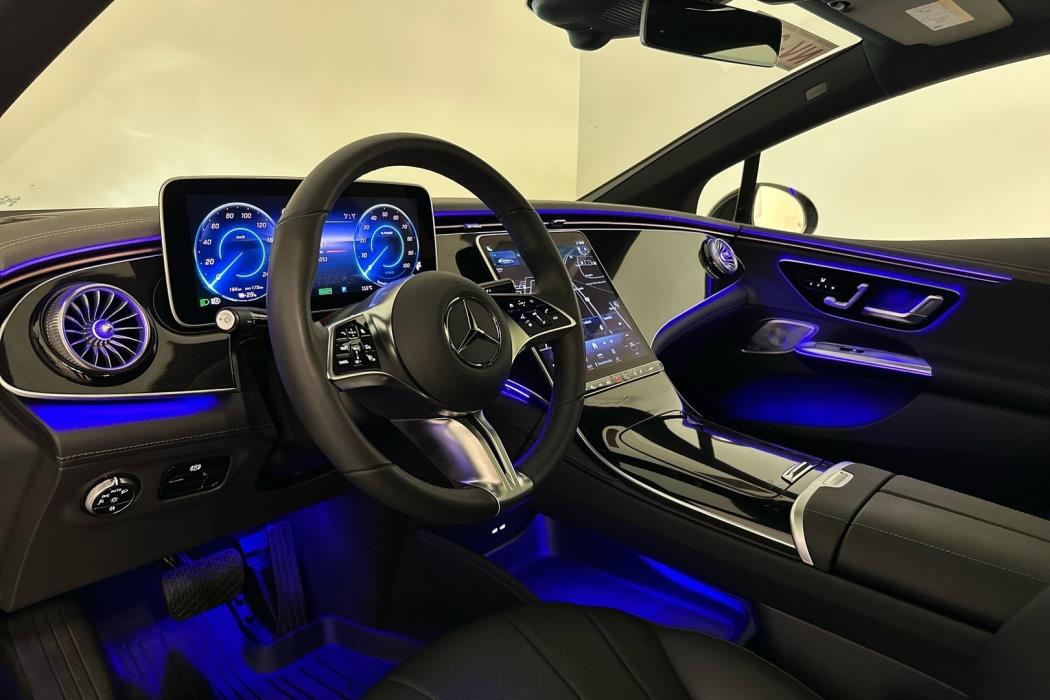 MERCEDES-BENZ EQE 2024