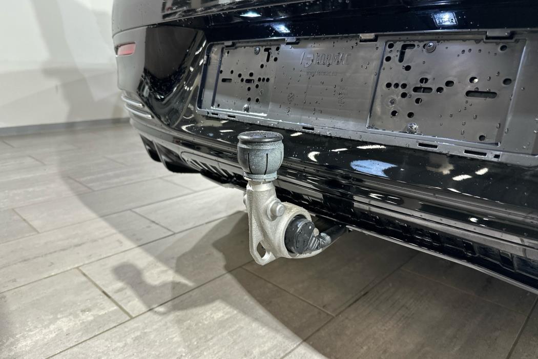 MERCEDES-BENZ EQE 2024