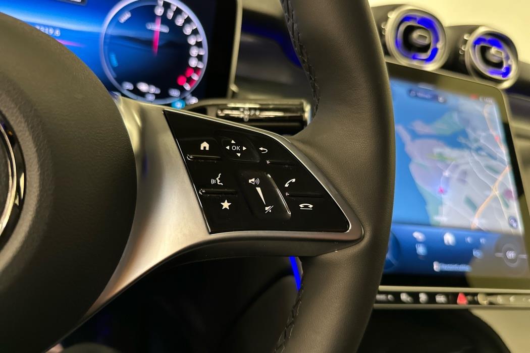 MERCEDES-BENZ GLC 2025