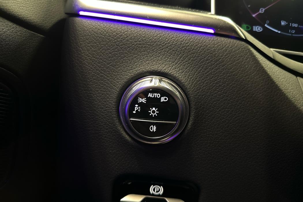 MERCEDES-BENZ GLC 2023