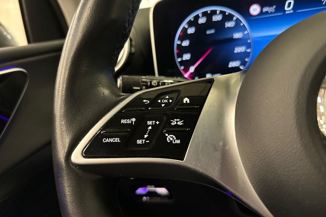 MERCEDES-BENZ GLC 2023