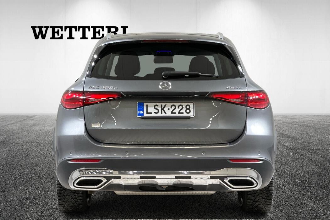 MERCEDES-BENZ GLC 2023
