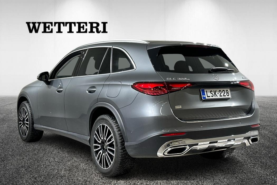 MERCEDES-BENZ GLC 2023