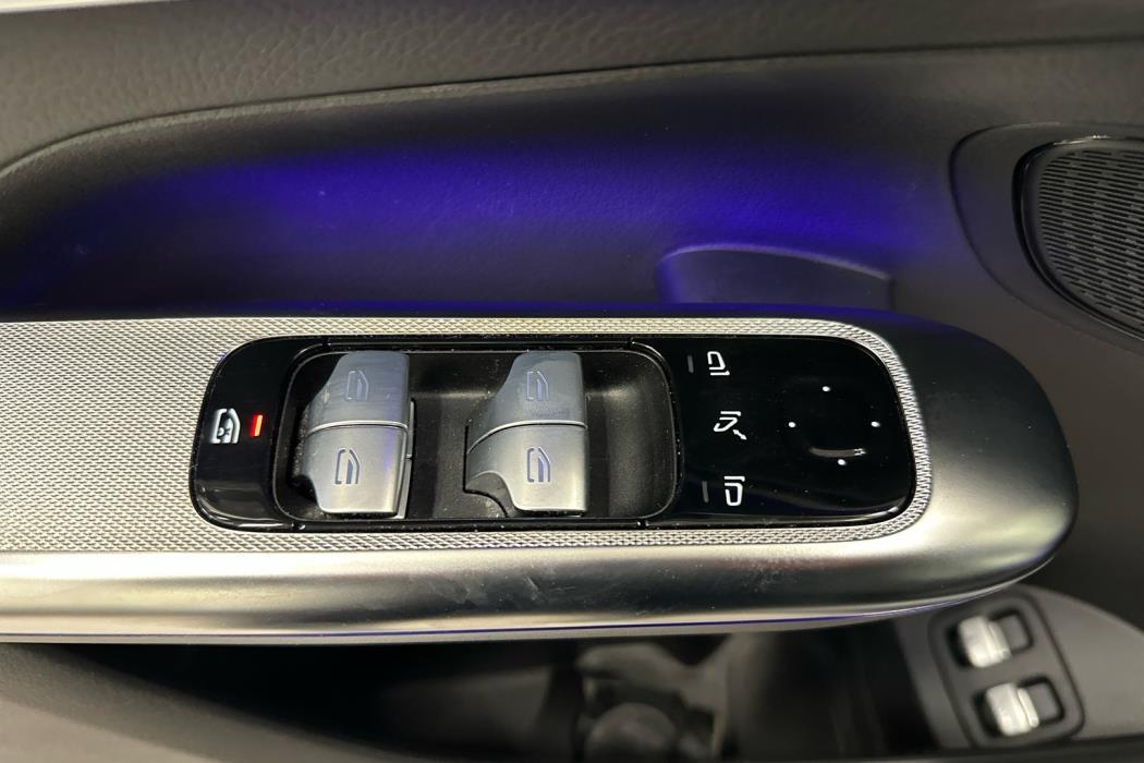 MERCEDES-BENZ GLC 2023