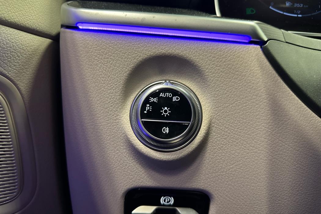 MERCEDES-BENZ C 2023