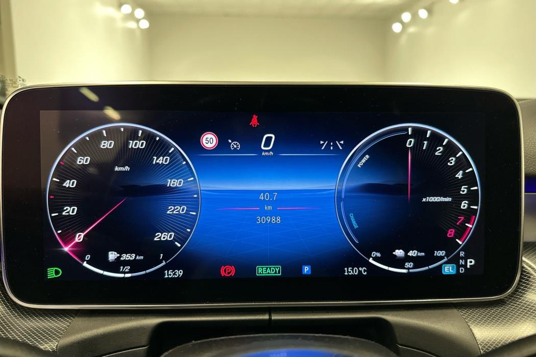 MERCEDES-BENZ C 2023