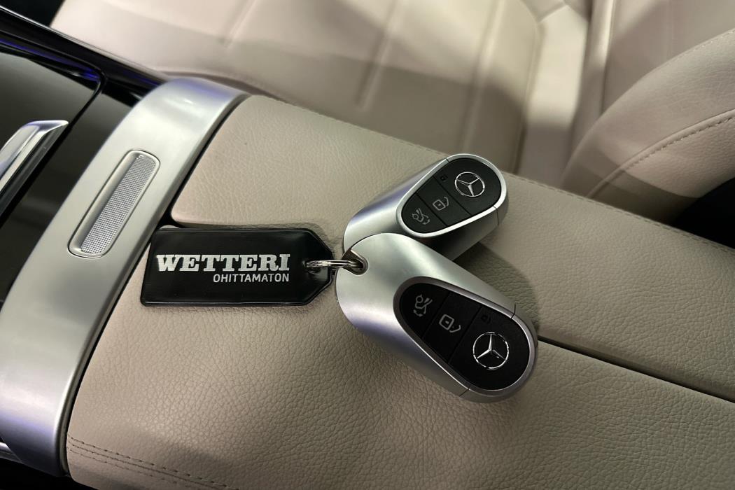 MERCEDES-BENZ C 2023