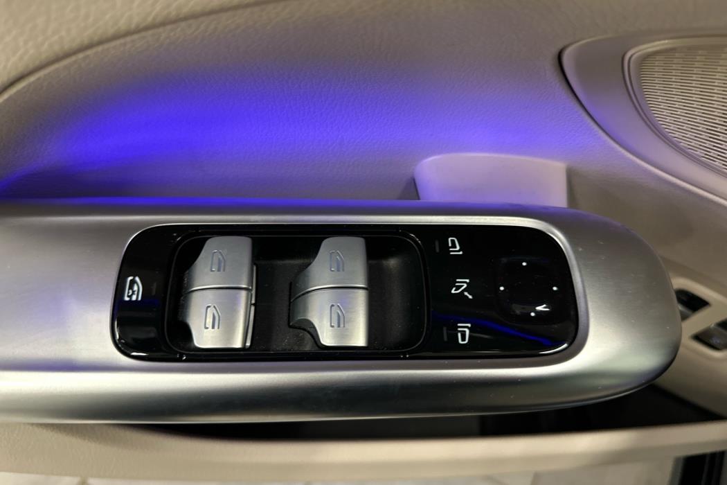 MERCEDES-BENZ C 2023