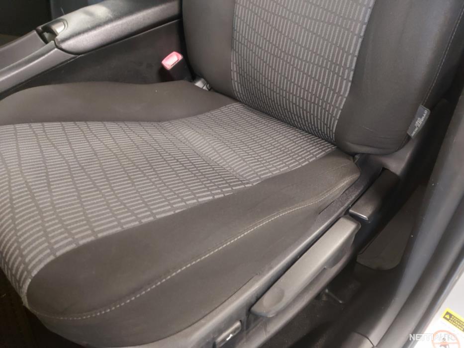Toyota Avensis 2011