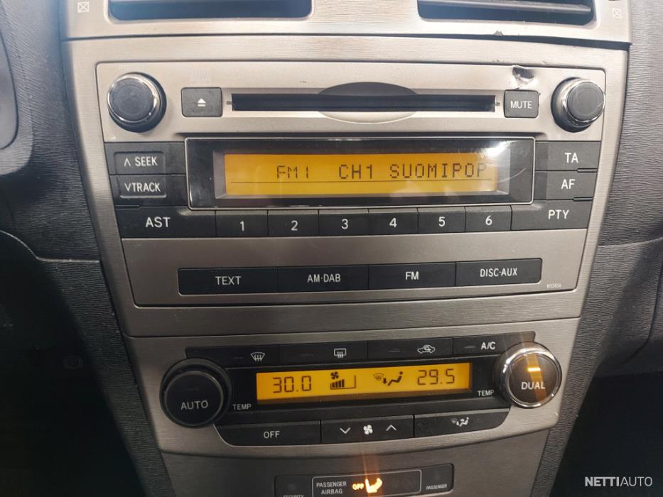 Toyota Avensis 2011