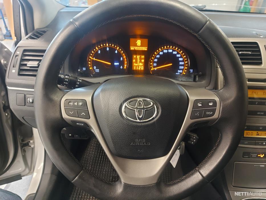 Toyota Avensis 2011