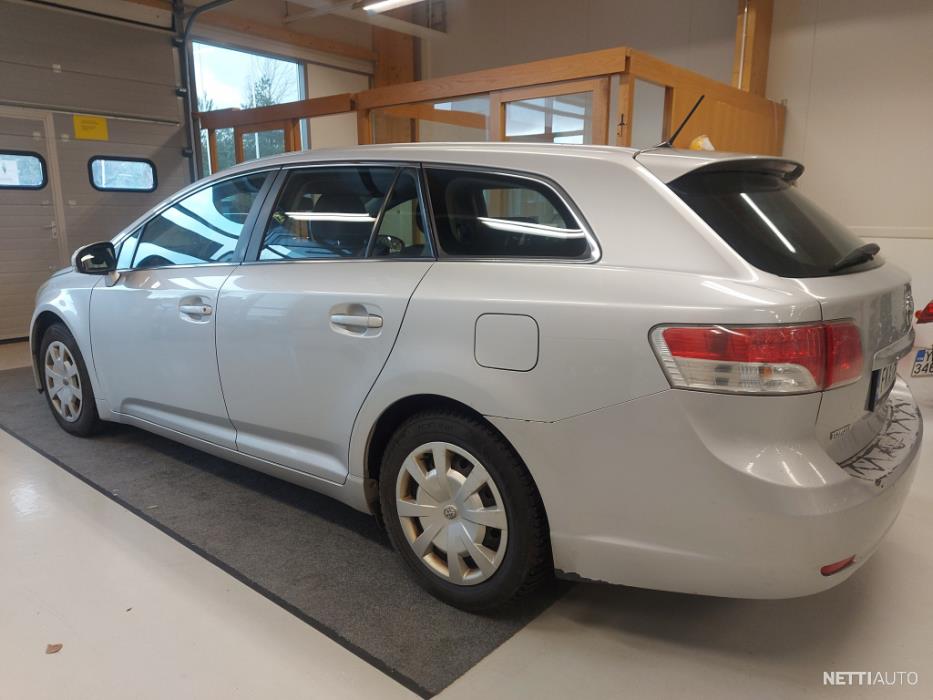 Toyota Avensis 2011