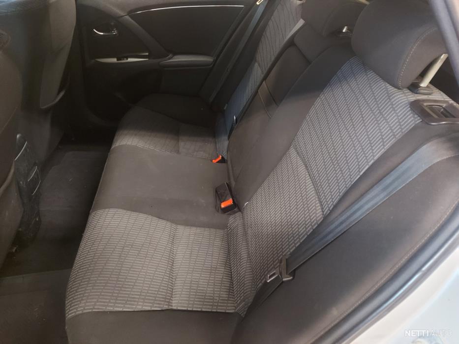 Toyota Avensis 2011