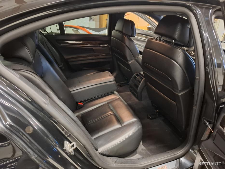 BMW 740 2012