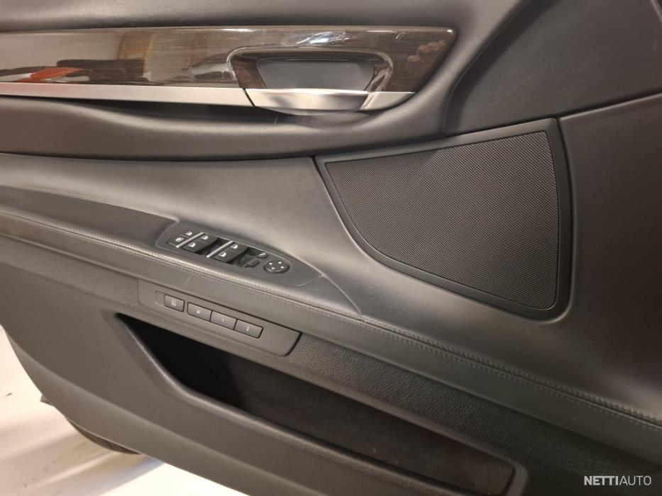 BMW 740 2012