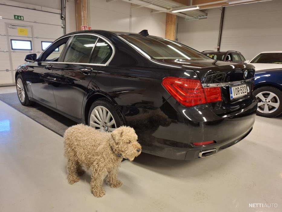 BMW 740 2012